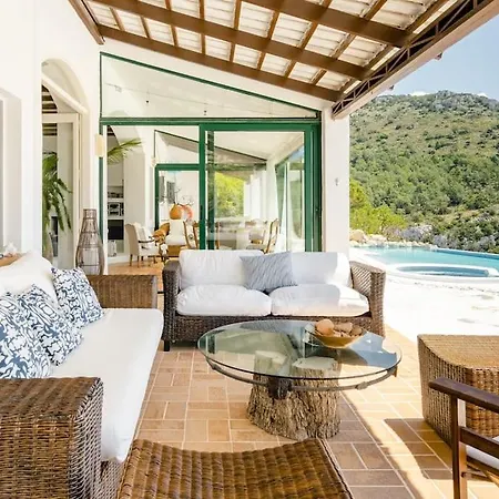 Olivos V.i.p Poolvilla Kritinia