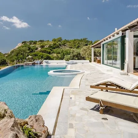 Olivos V.i.p Poolvilla Kritinia 别墅 *